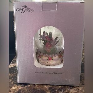 Vintage Gift Gallery Musical Heart Shaped Waterball
Made for Kmart Corporation